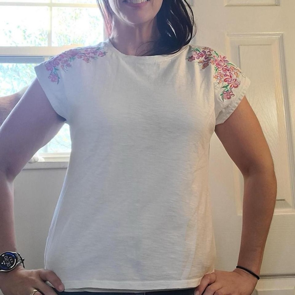 St. John's Bay White Top with Pink Floral Embroidery Size M